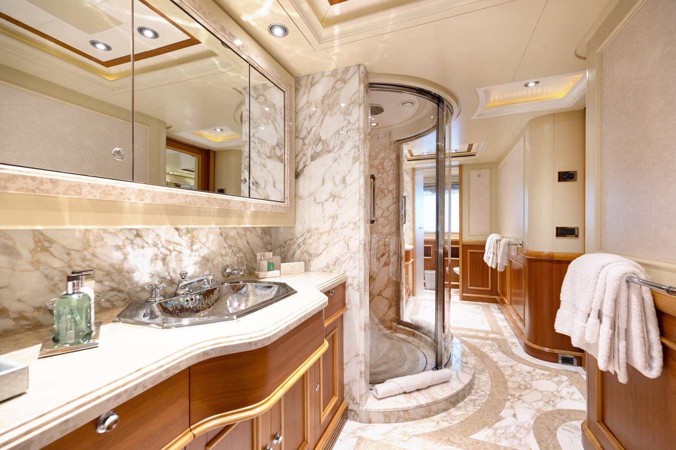 Crn Motor Yacht EMOTION 2 For Sale