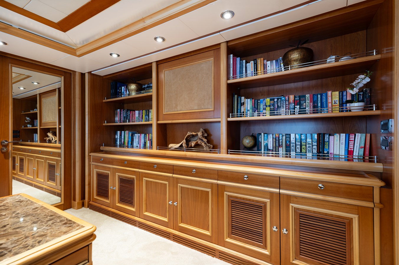 Crn Motor Yacht EMOTION 2 For Sale