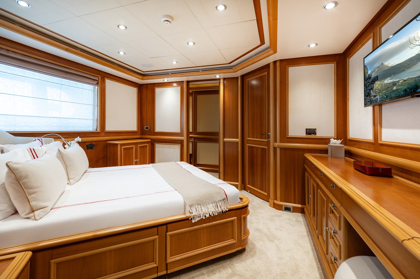 Crn Motor Yacht EMOTION 2 For Sale