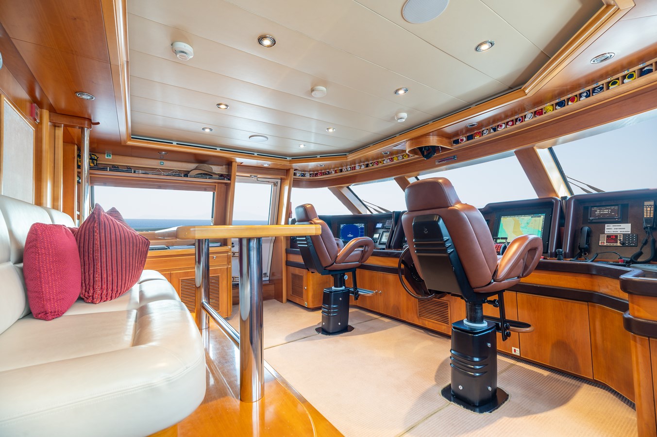 Crn Motor Yacht EMOTION 2 For Sale