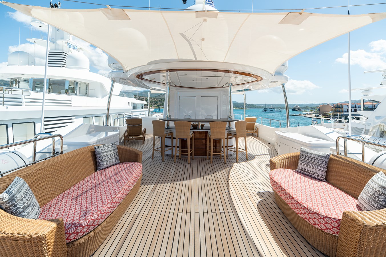 Crn Motor Yacht EMOTION 2 For Sale