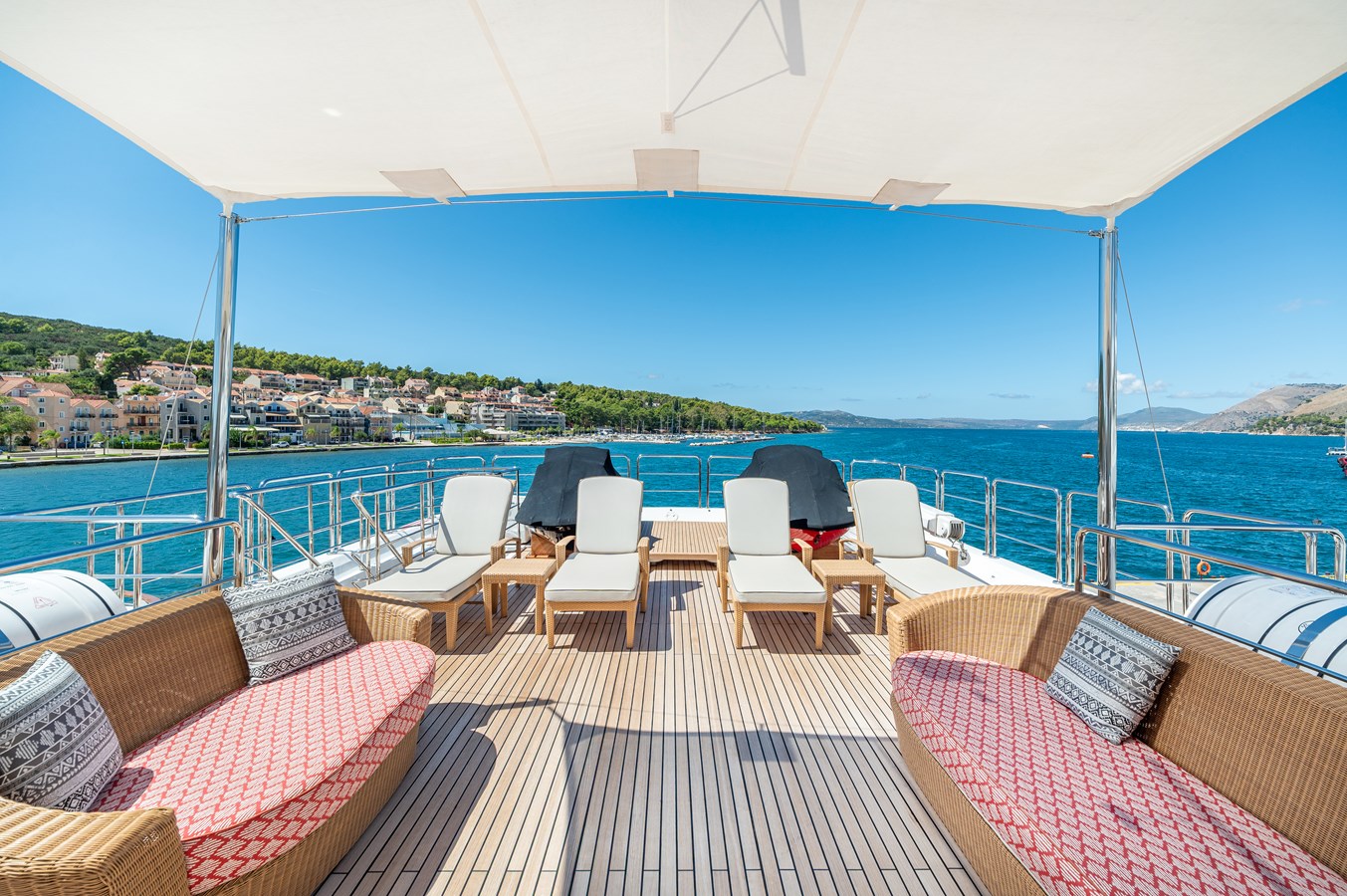 Crn Motor Yacht EMOTION 2 For Sale