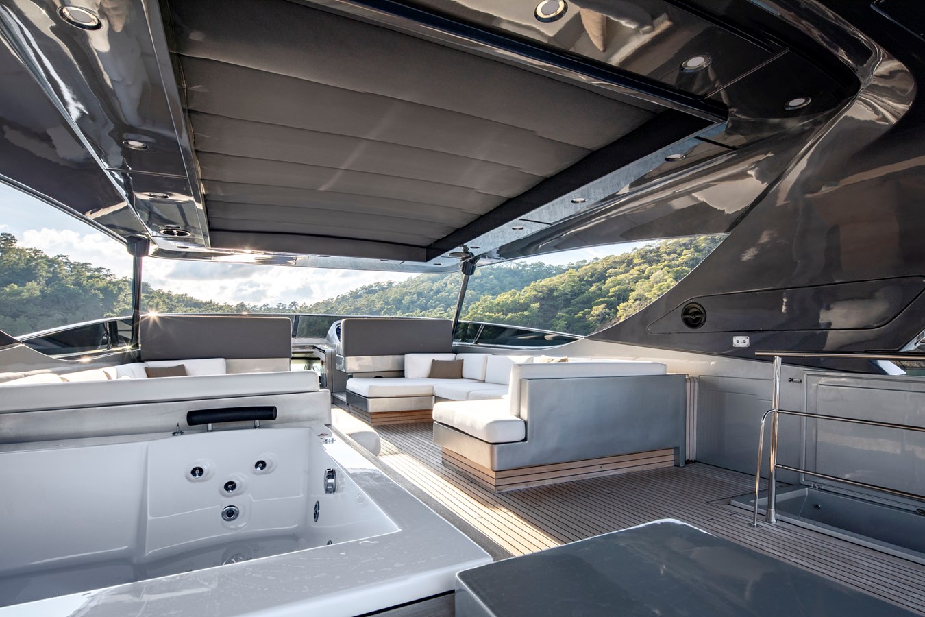 Canados Motor Yacht CANALI For Sale