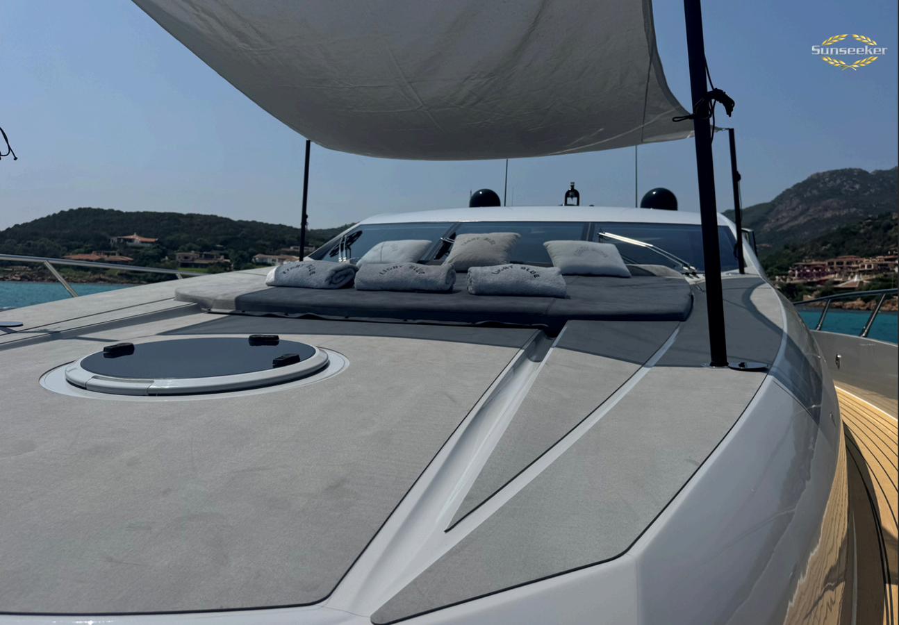 Sunseeker Motor Boat Light blue For Sale