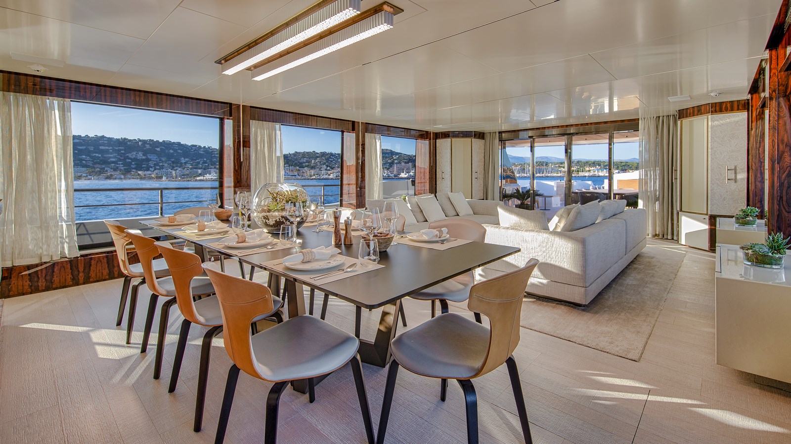 Canados Motor Yacht OCEANIC 143 For Sale