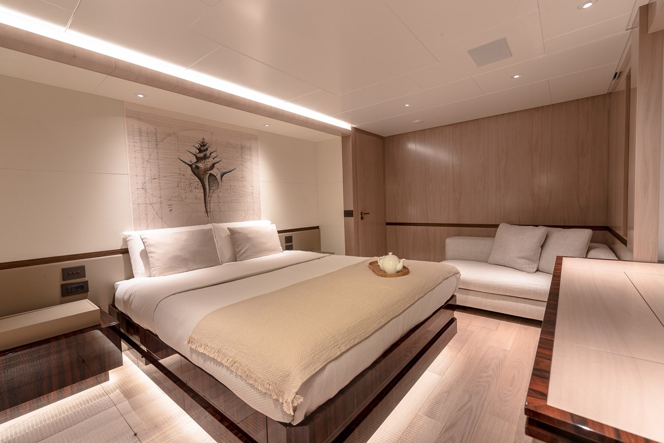 Canados Motor Yacht OCEANIC 143 For Sale