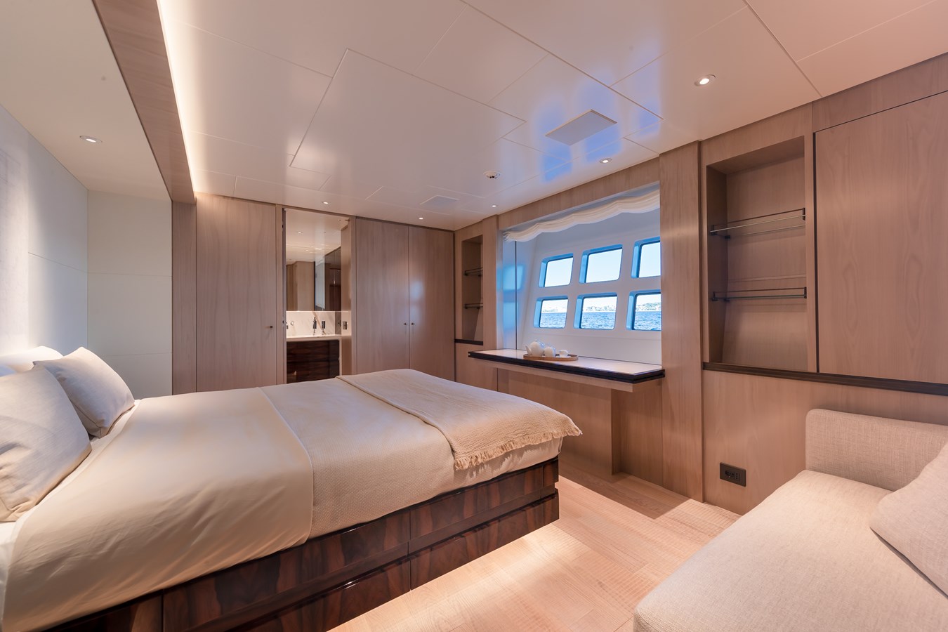 Canados Motor Yacht OCEANIC 143 For Sale