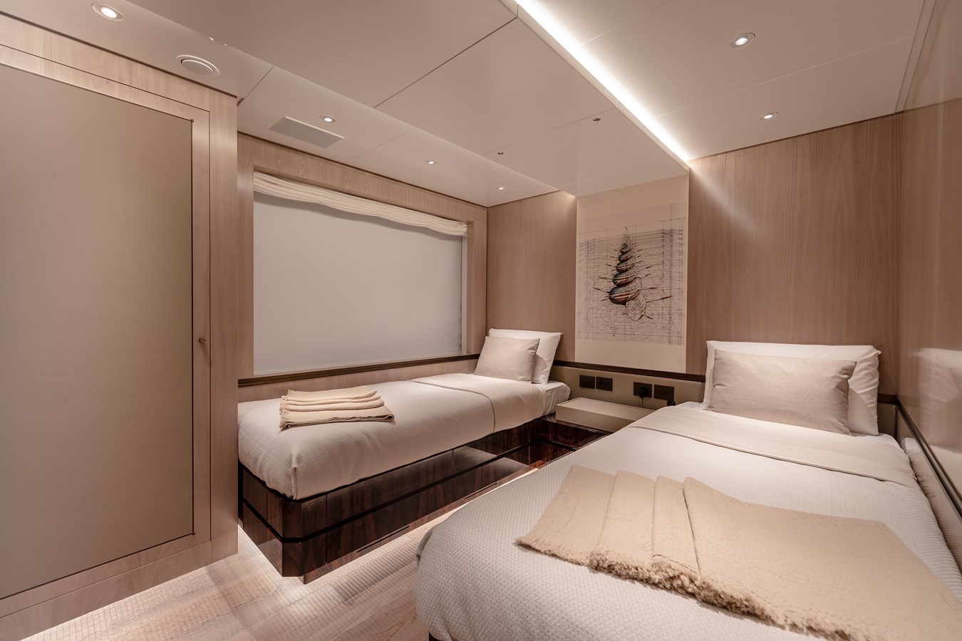 Canados Motor Yacht OCEANIC 143 For Sale