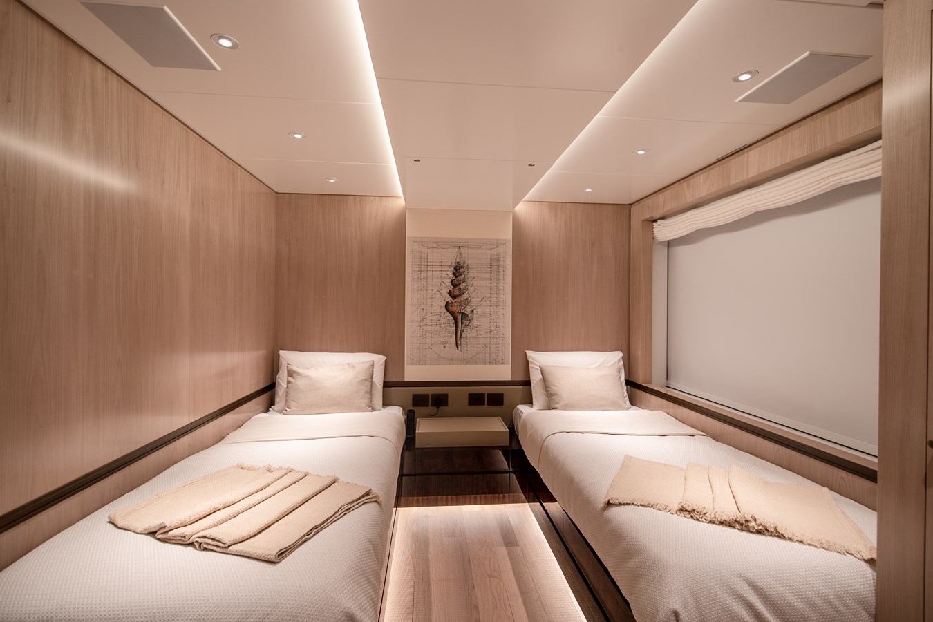 Canados Motor Yacht OCEANIC 143 For Sale