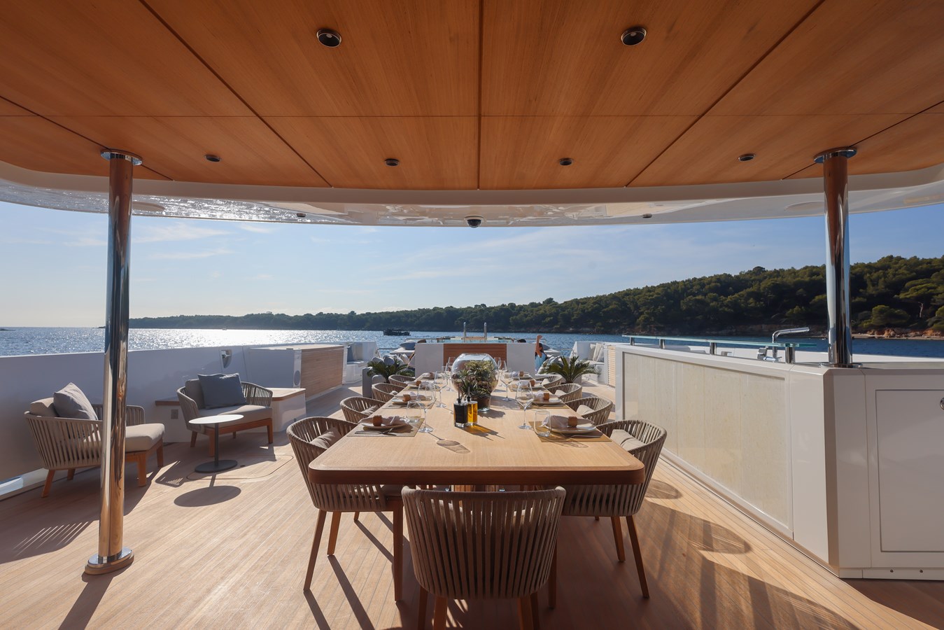 Canados Motor Yacht OCEANIC 143 For Sale