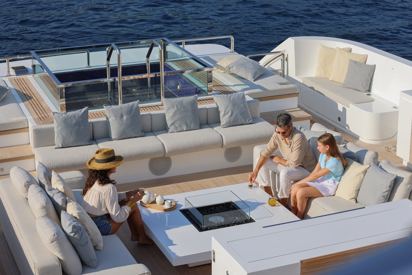 Canados Motor Yacht OCEANIC 143 For Sale