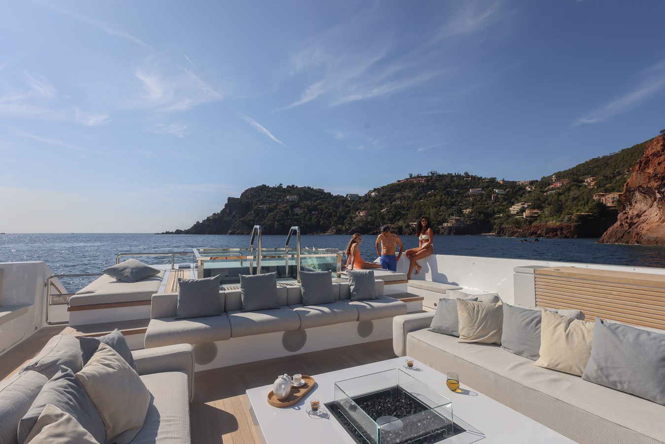 Canados Motor Yacht OCEANIC 143 For Sale