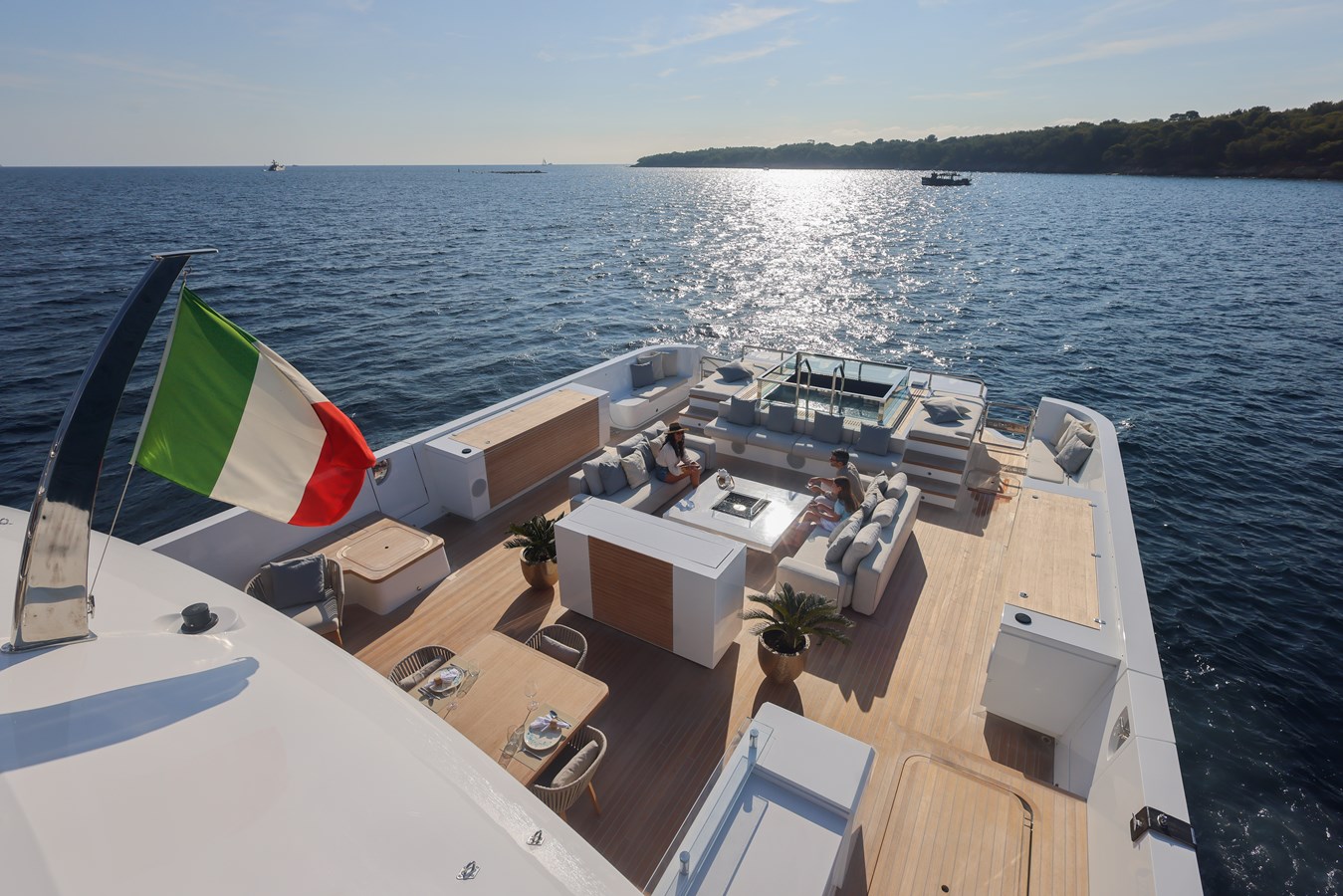 Canados Motor Yacht OCEANIC 143 For Sale
