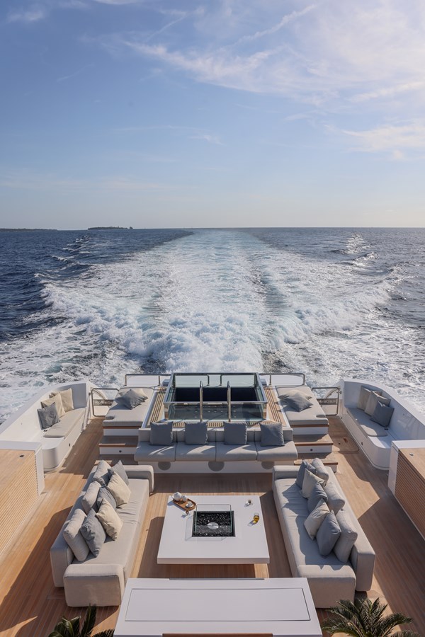 Canados Motor Yacht OCEANIC 143 For Sale