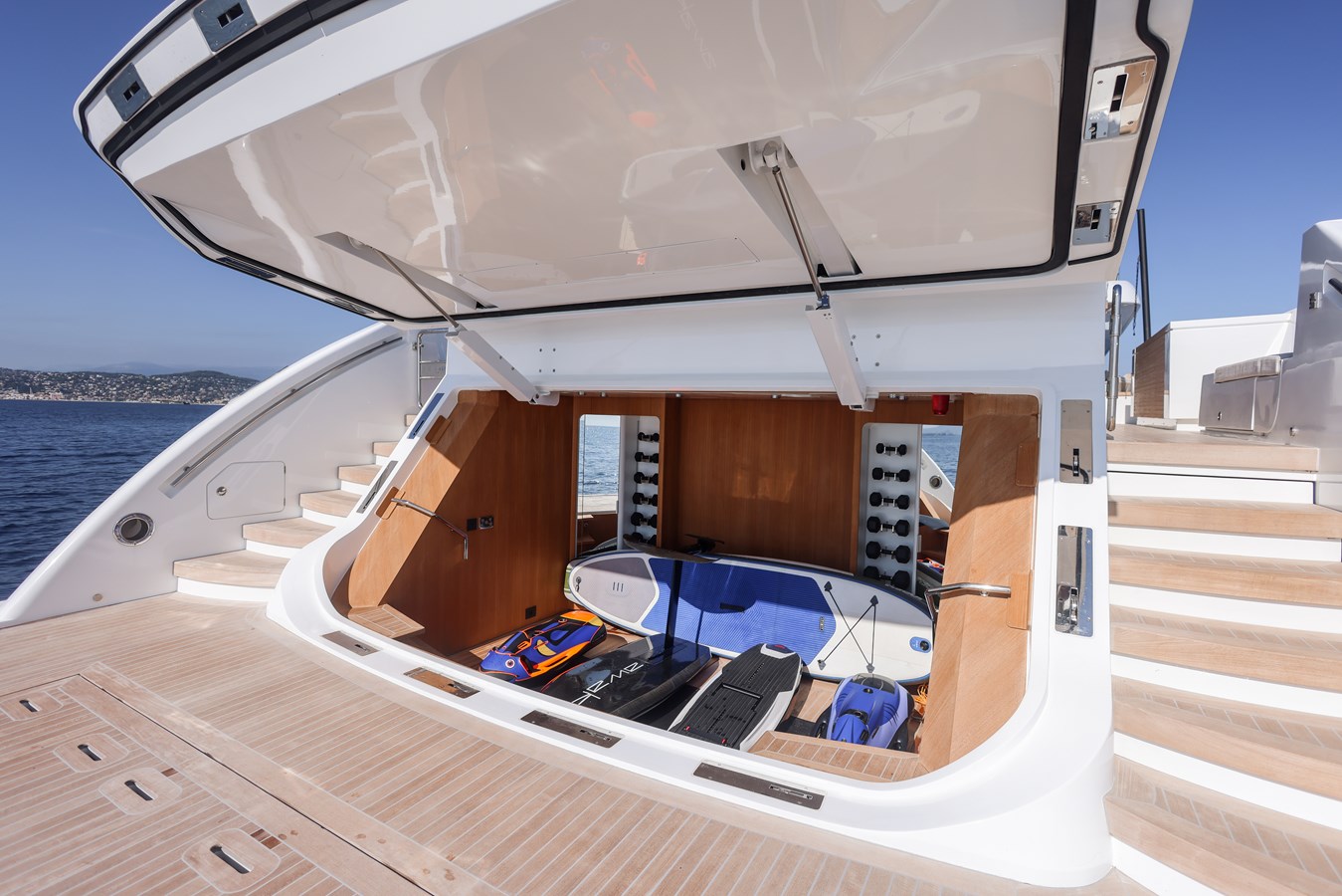 Canados Motor Yacht OCEANIC 143 For Sale