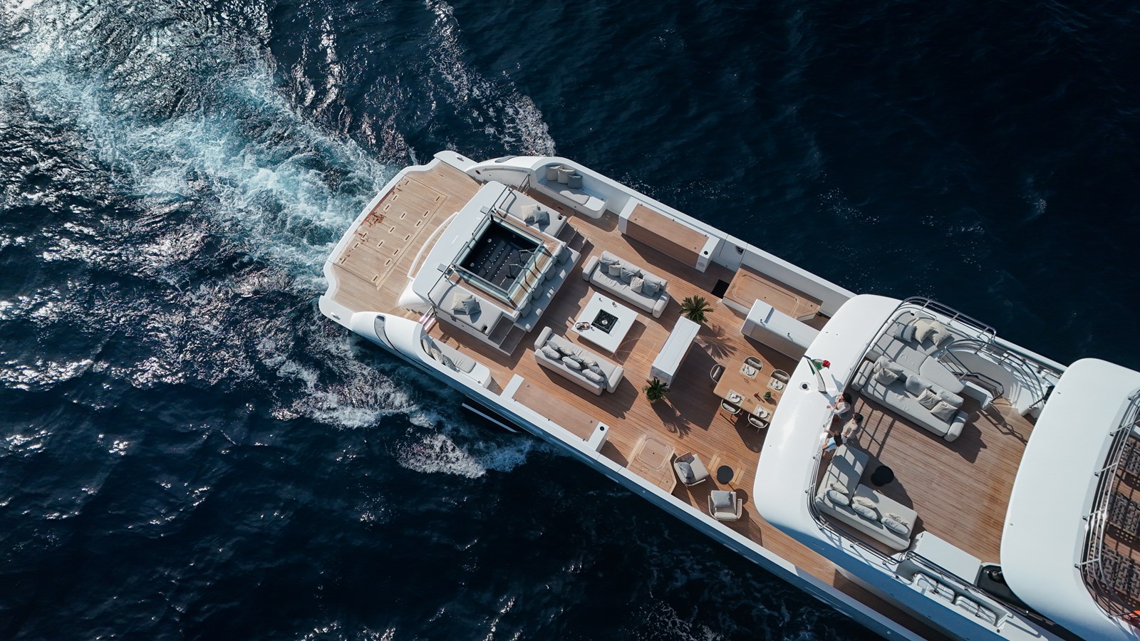Canados Motor Yacht OCEANIC 143 For Sale