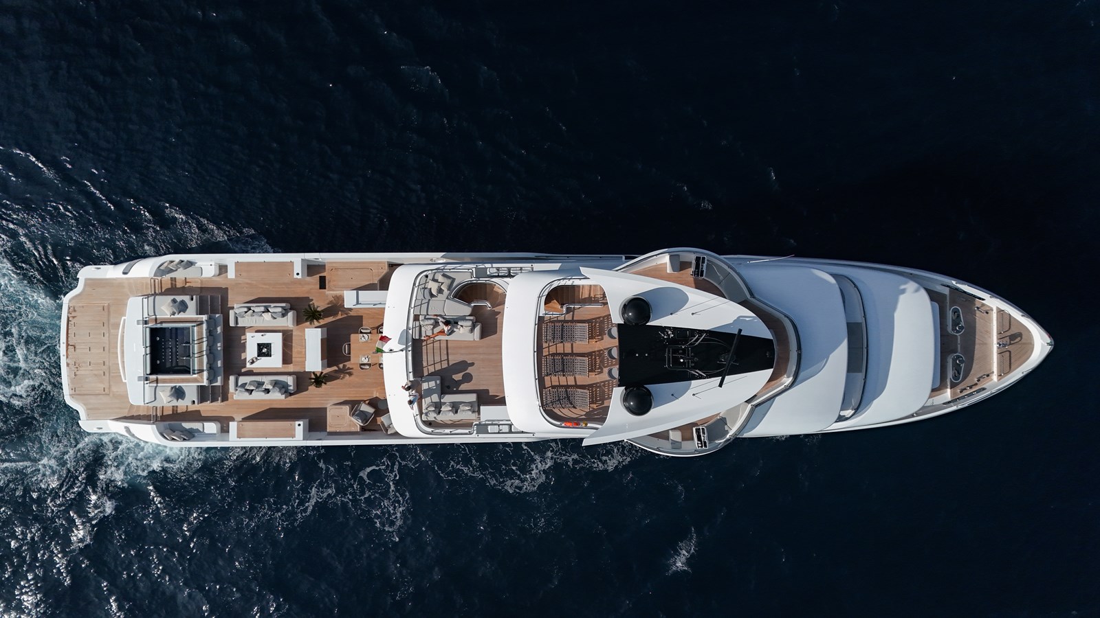 Canados Motor Yacht OCEANIC 143 For Sale