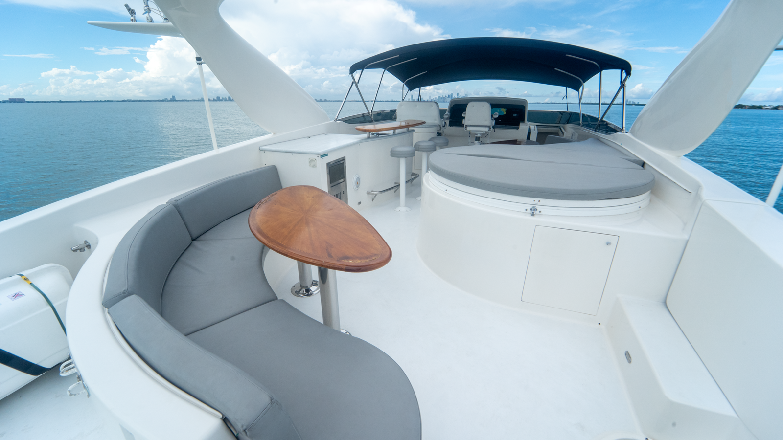 Lazzara Yachts Motor Yacht LIVING THE DREAM For Sale