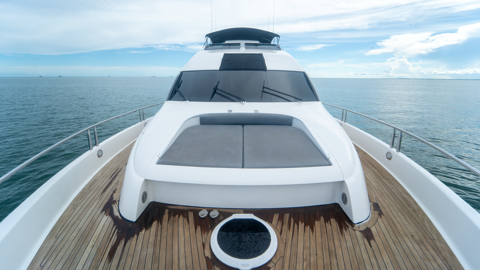 Lazzara Yachts Motor Yacht LIVING THE DREAM For Sale