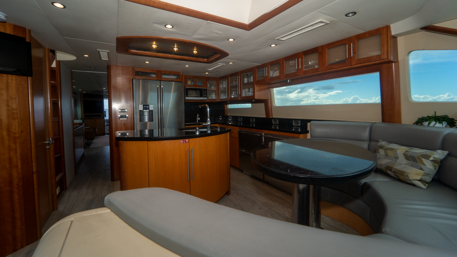 Lazzara Yachts Motor Yacht LIVING THE DREAM For Sale