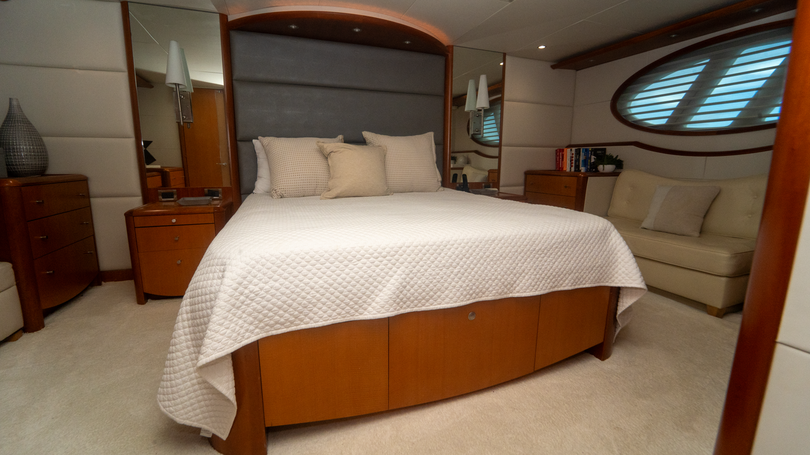 Lazzara Yachts Motor Yacht LIVING THE DREAM For Sale