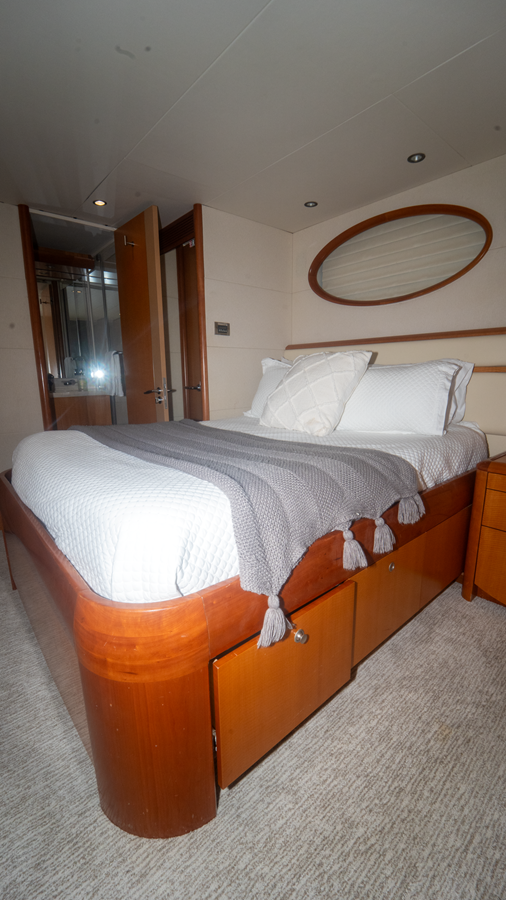 Lazzara Yachts Motor Yacht LIVING THE DREAM For Sale