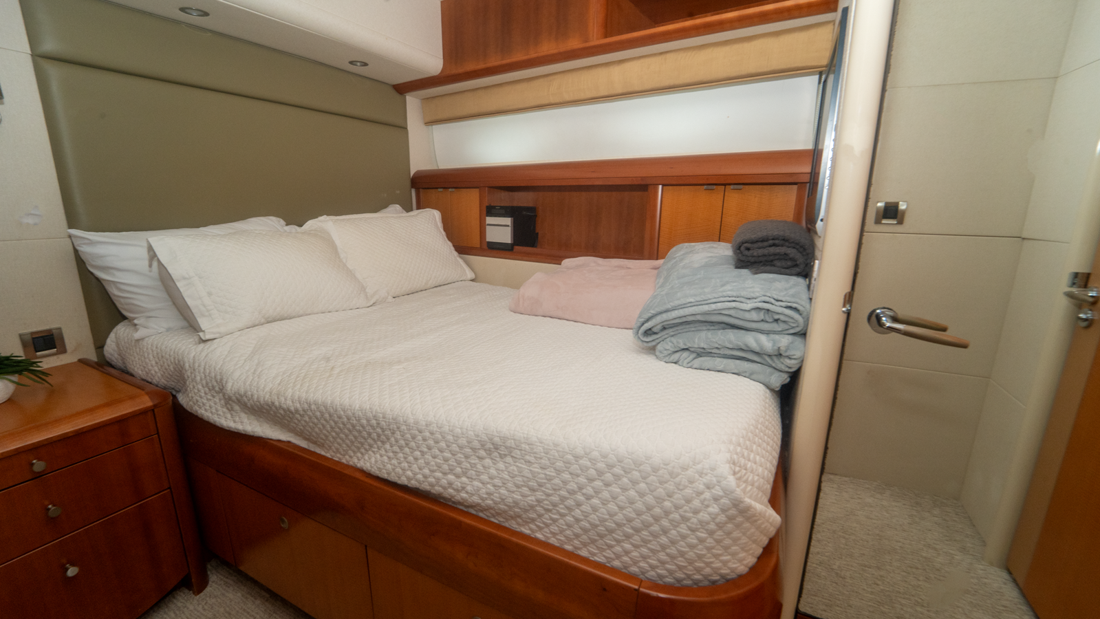 Lazzara Yachts Motor Yacht LIVING THE DREAM For Sale