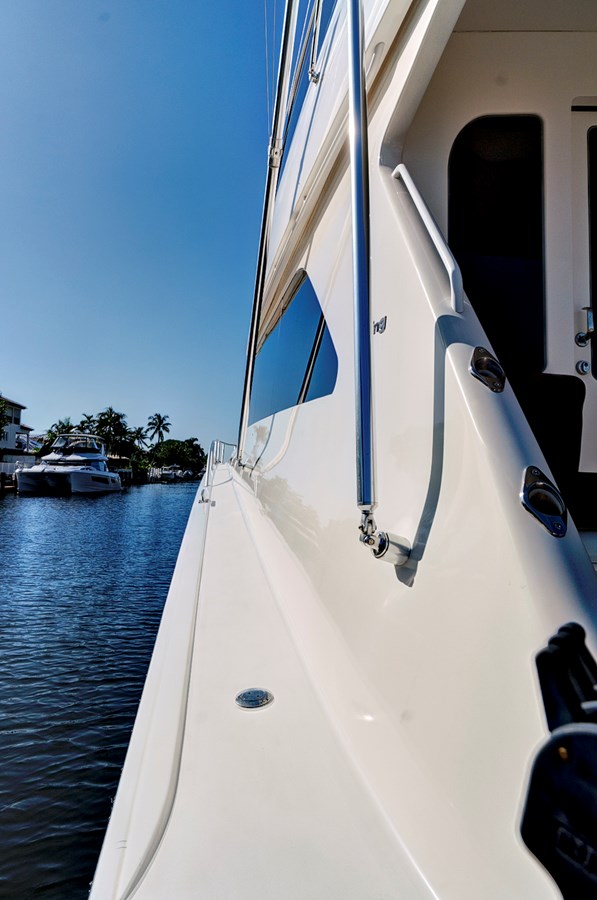 Viking Motor Yacht VKY74038A808 For Sale