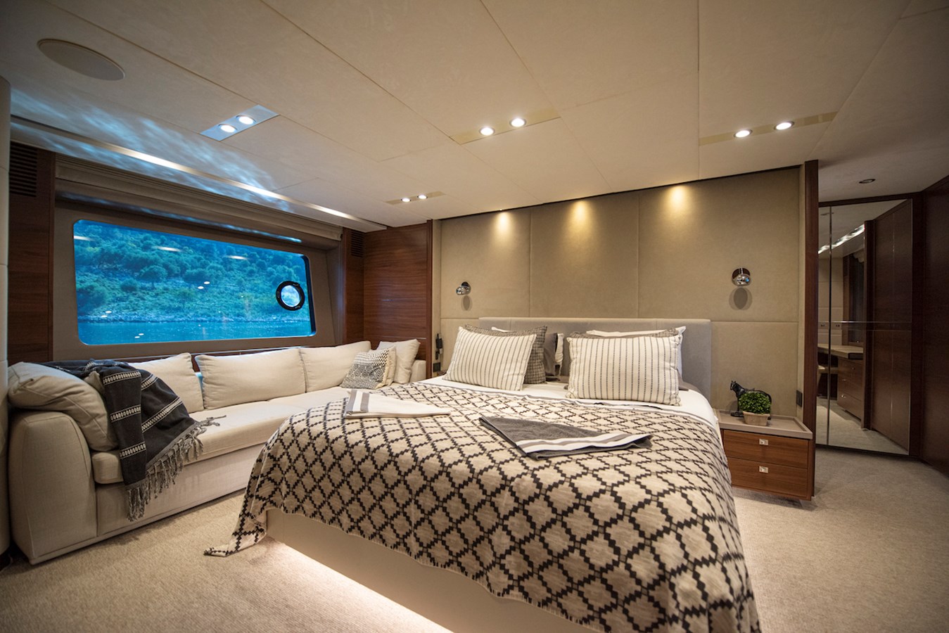 Princess Yachts Motor Yacht Lady Parisa For Sale
