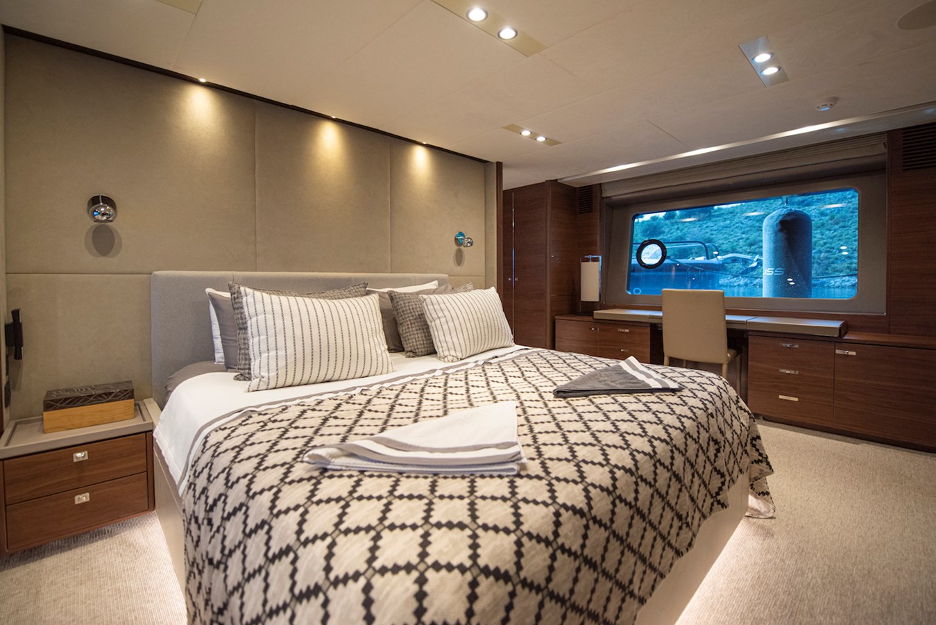 Princess Yachts Motor Yacht Lady Parisa For Sale