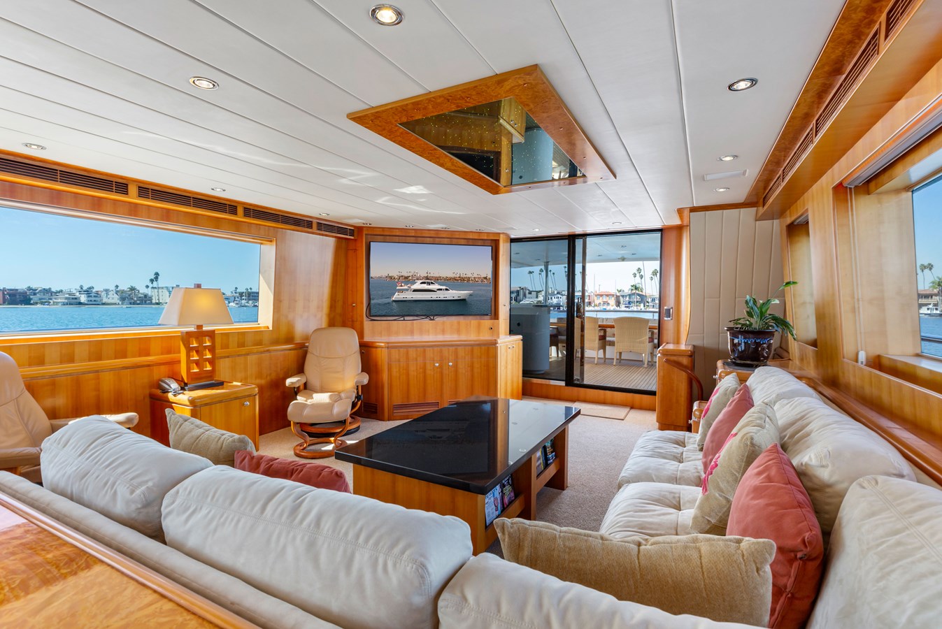 Horizon Motor Yachts Motor Yacht REVERIE  For Sale