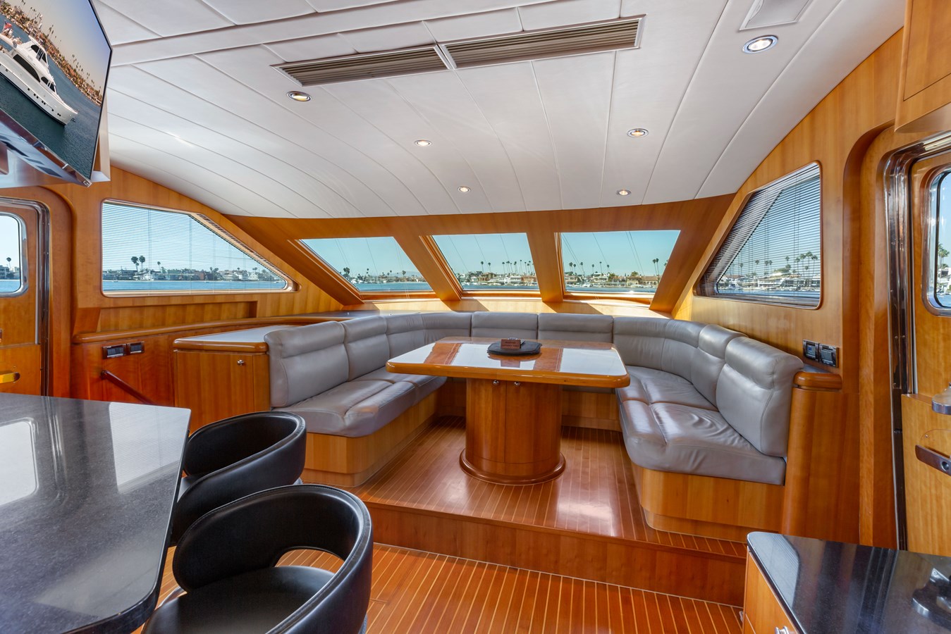Horizon Motor Yachts Motor Yacht REVERIE  For Sale