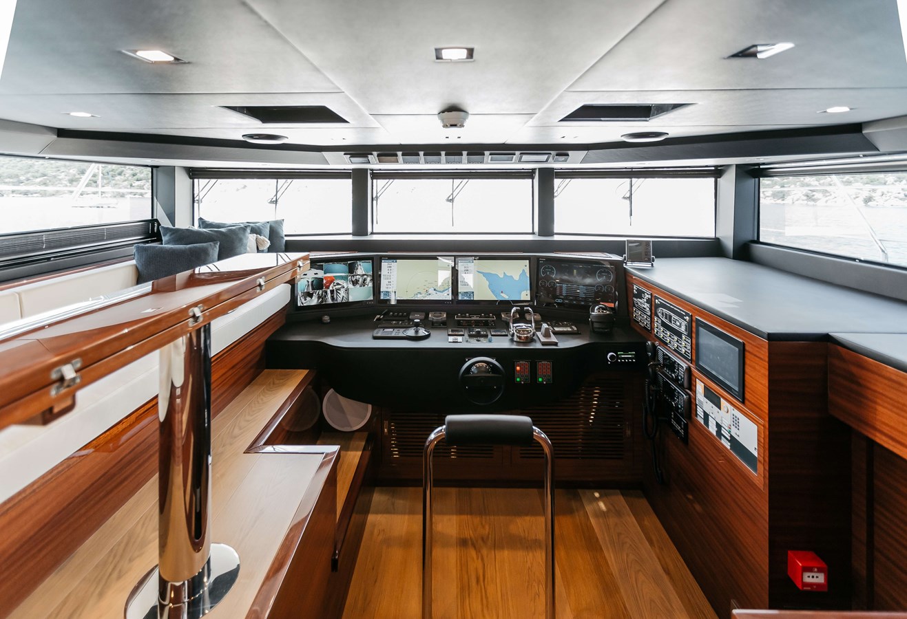 Bering Yachts Motor Yacht PAPILLON For Sale