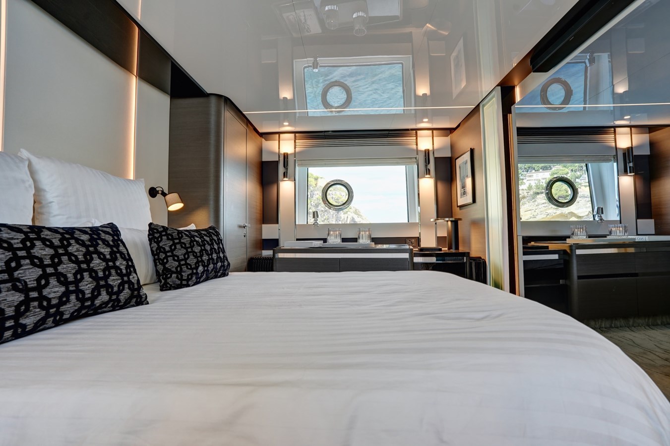 Azimut Yachts Motor Yacht APRICITY For Sale