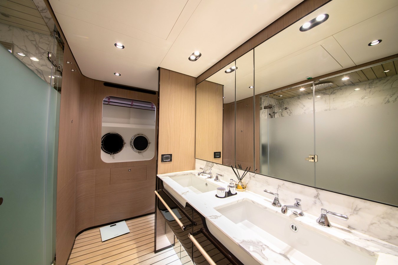 Azimut Yachts Motor Yacht NIRVANA BY THE SEA For Sale