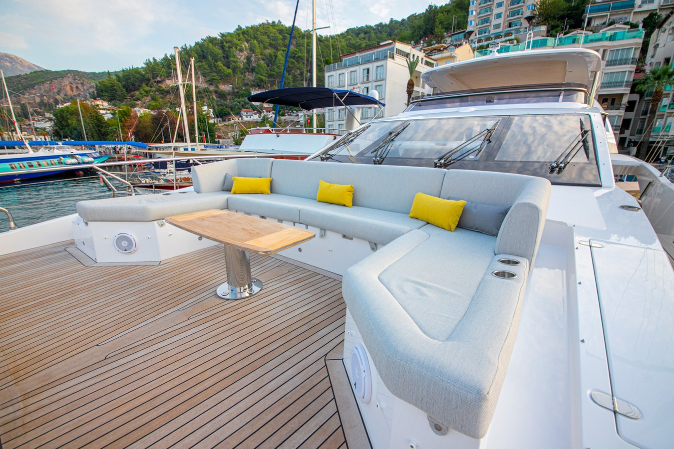 Azimut Yachts Motor Yacht NIRVANA BY THE SEA For Sale