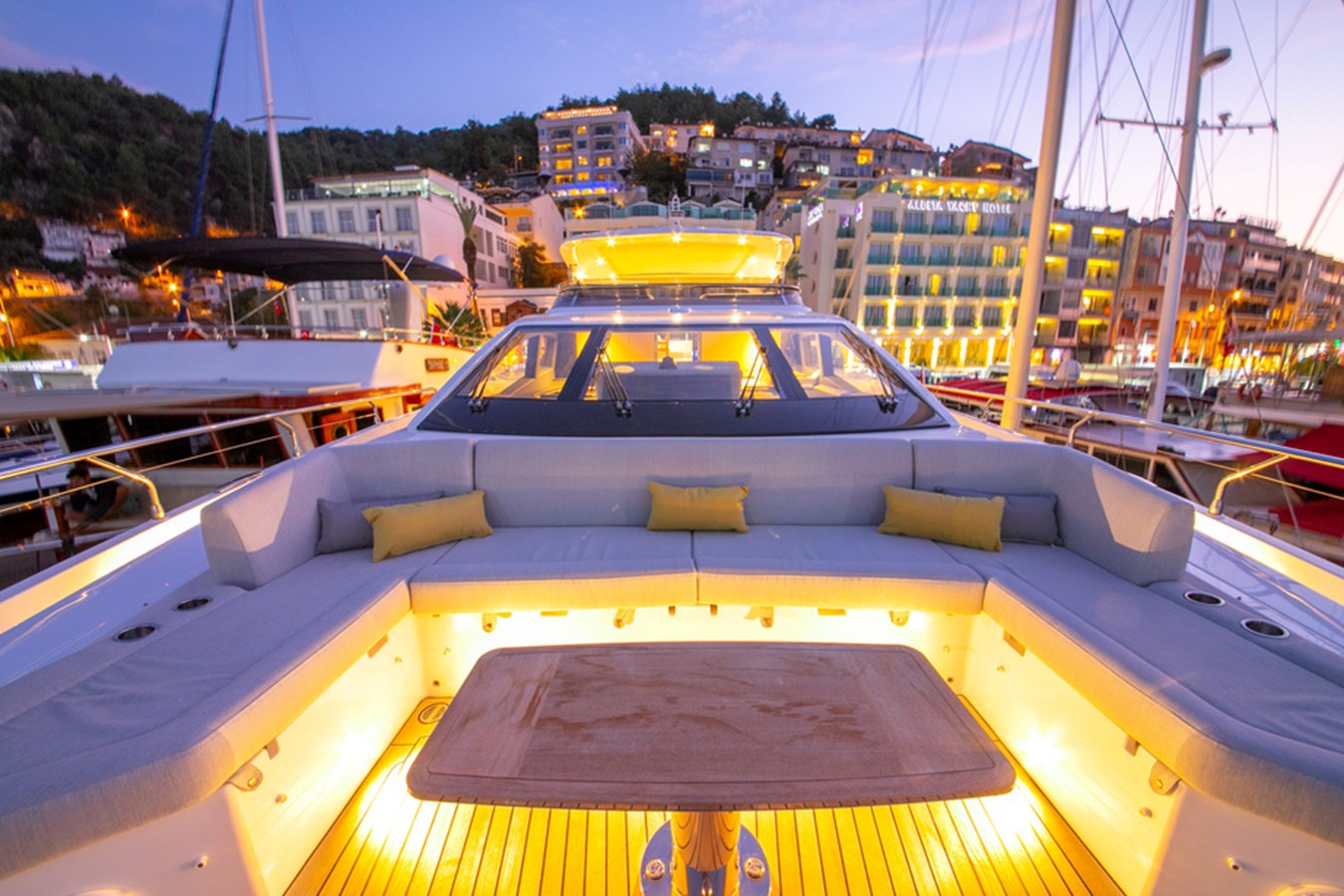 Azimut Yachts Motor Yacht NIRVANA BY THE SEA For Sale