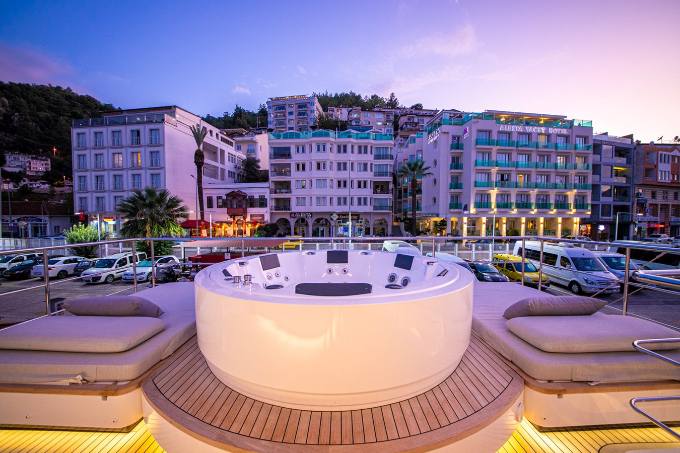 Azimut Yachts Motor Yacht NIRVANA BY THE SEA For Sale