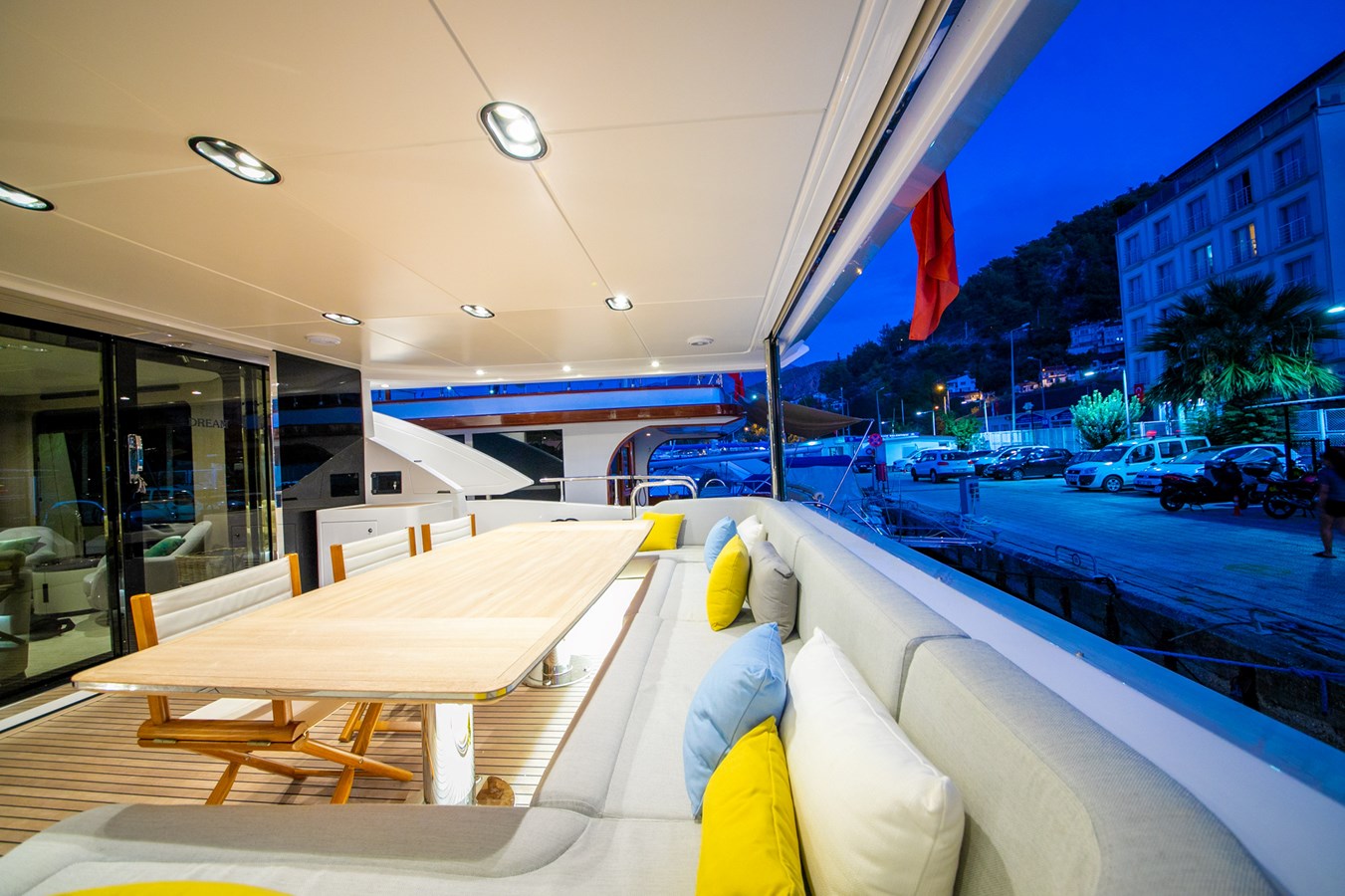 Azimut Yachts Motor Yacht NIRVANA BY THE SEA For Sale