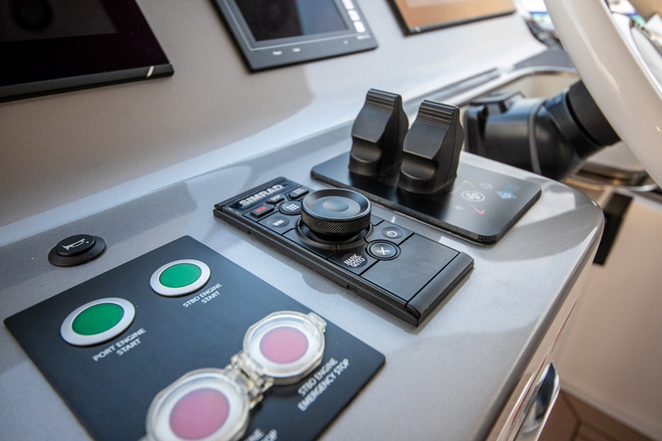Azimut Yachts Motor Yacht NIRVANA BY THE SEA For Sale