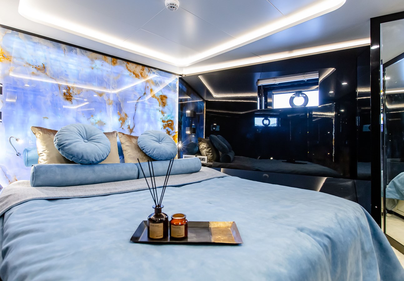 Bering Yachts Motor Yacht LEVANNA For Sale