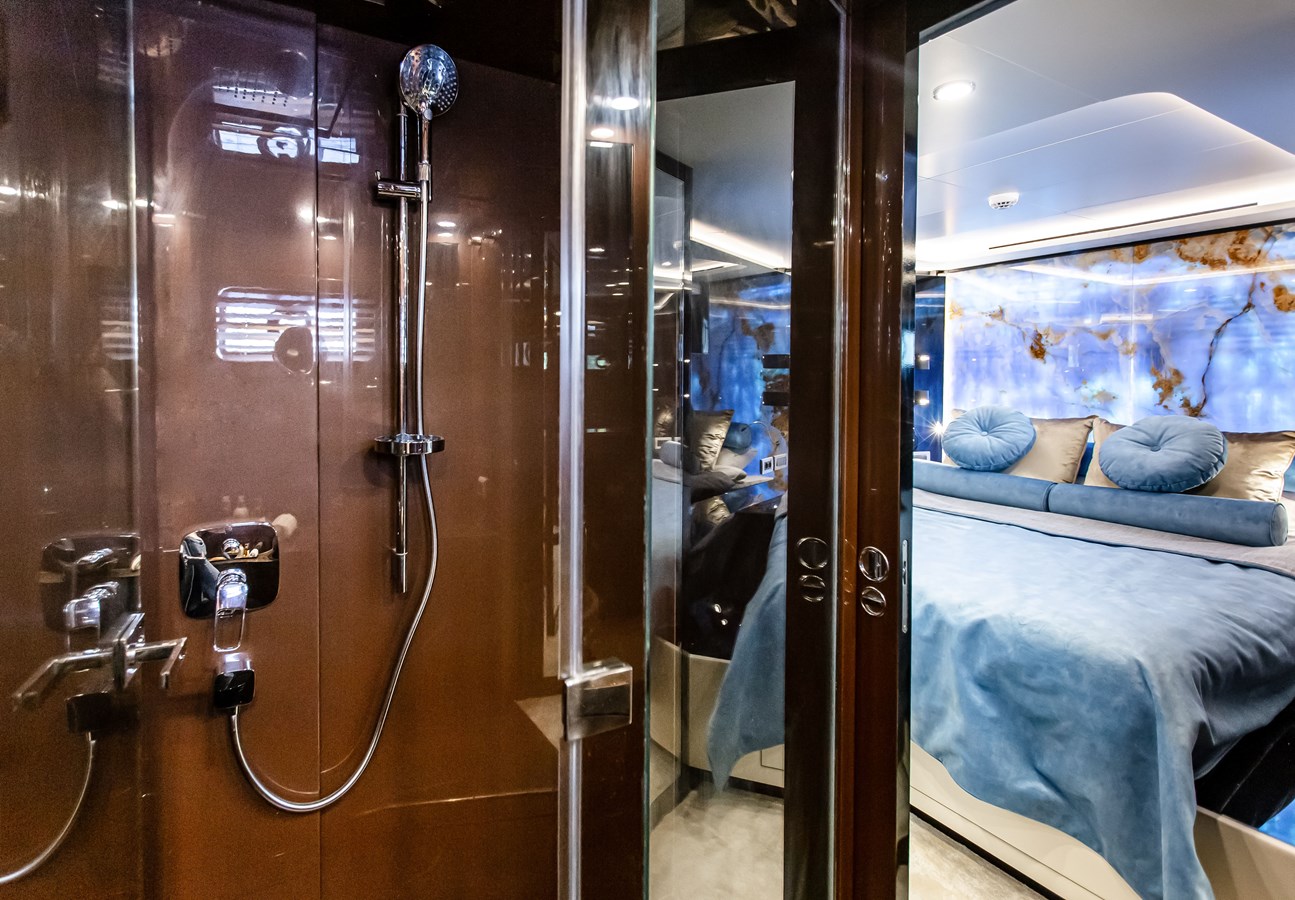 Bering Yachts Motor Yacht LEVANNA For Sale