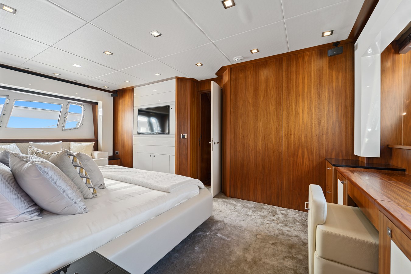 Sunseeker Motor Yacht GBXSK84PRD13 For Sale