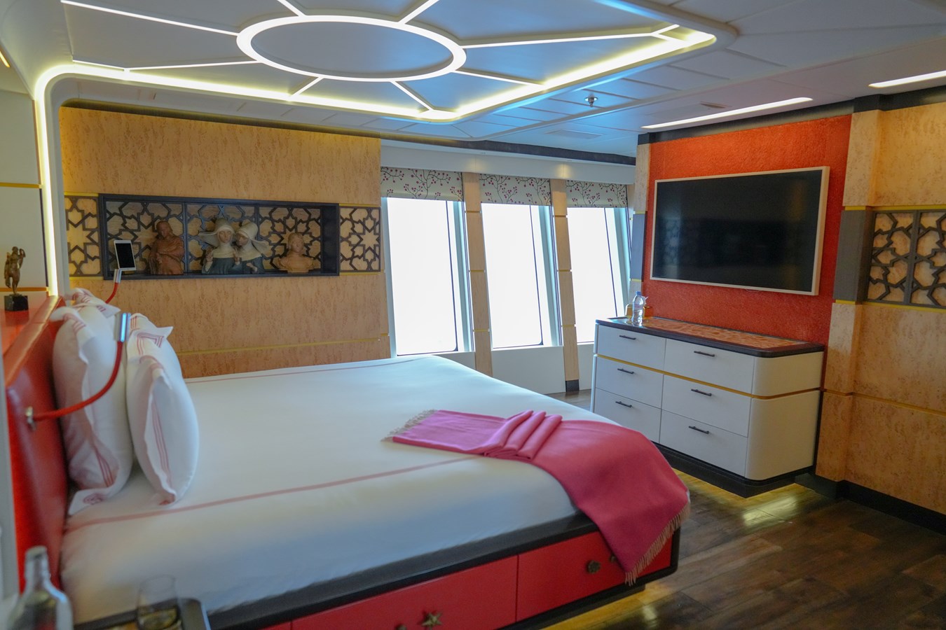 Palmer & Johnson Motor Yacht KHALILAH For Sale