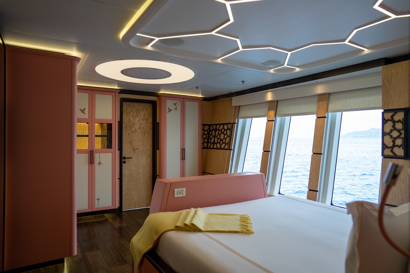 Palmer & Johnson Motor Yacht KHALILAH For Sale