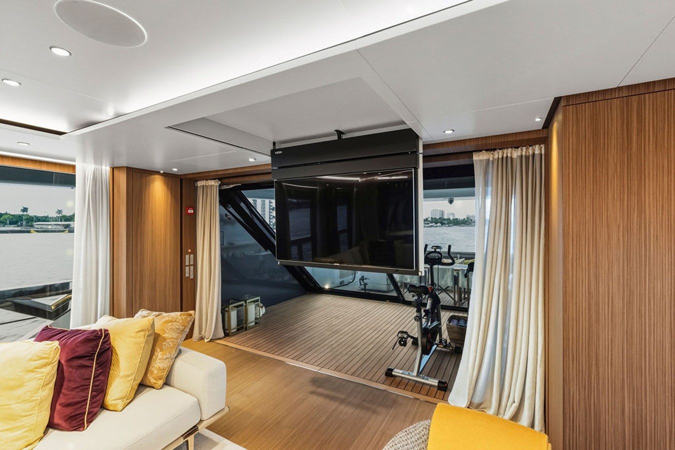 Custom Line Motor Yacht RANDY BETH For Sale