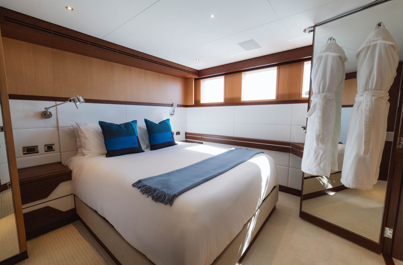 Feadship Motor Yacht GRAYCLIFFS For Sale