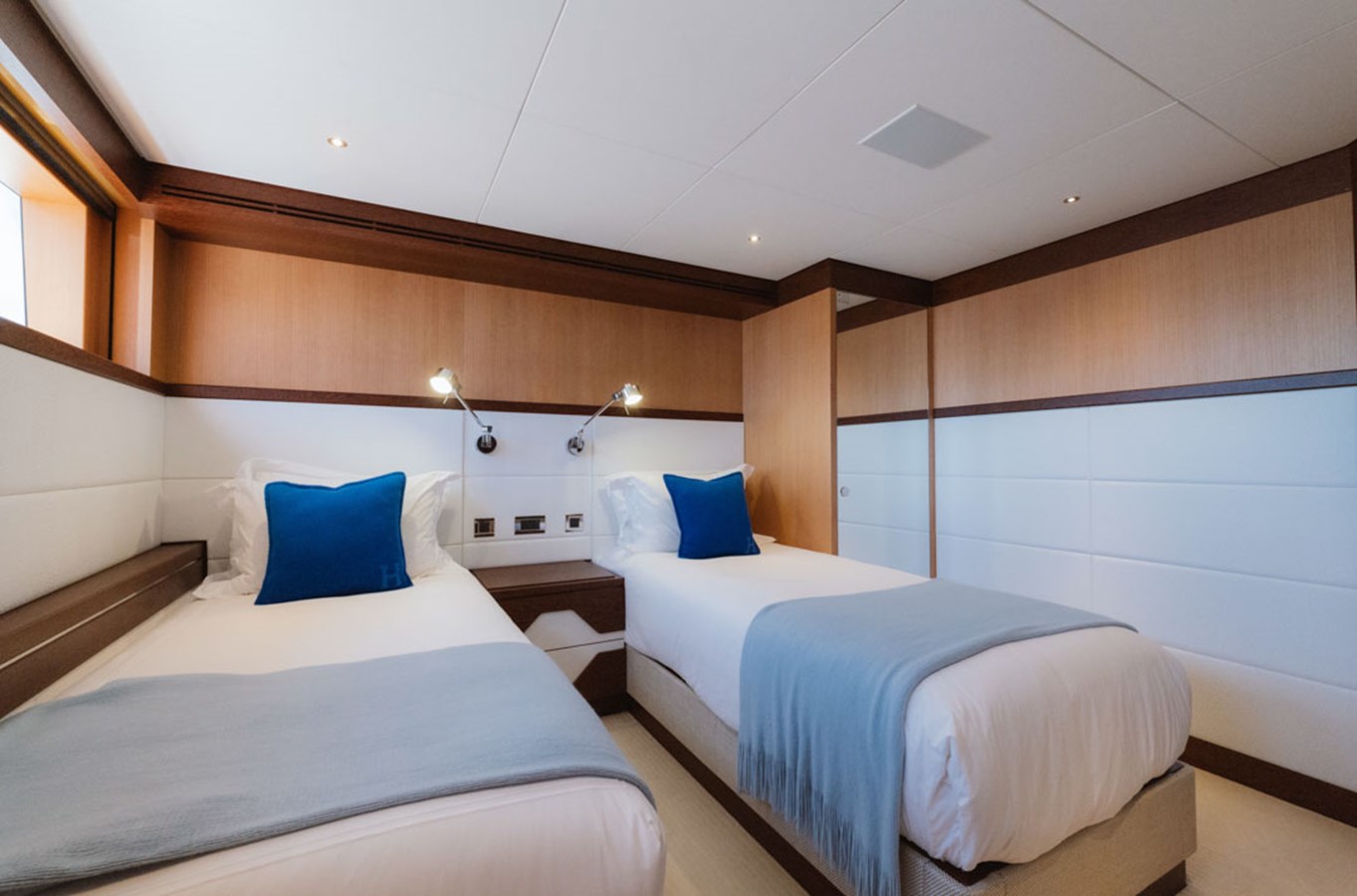 Feadship Motor Yacht GRAYCLIFFS For Sale