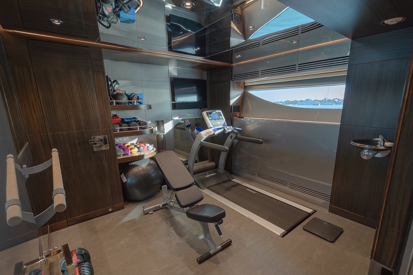 Westport Motor Yacht SERENITY For Sale