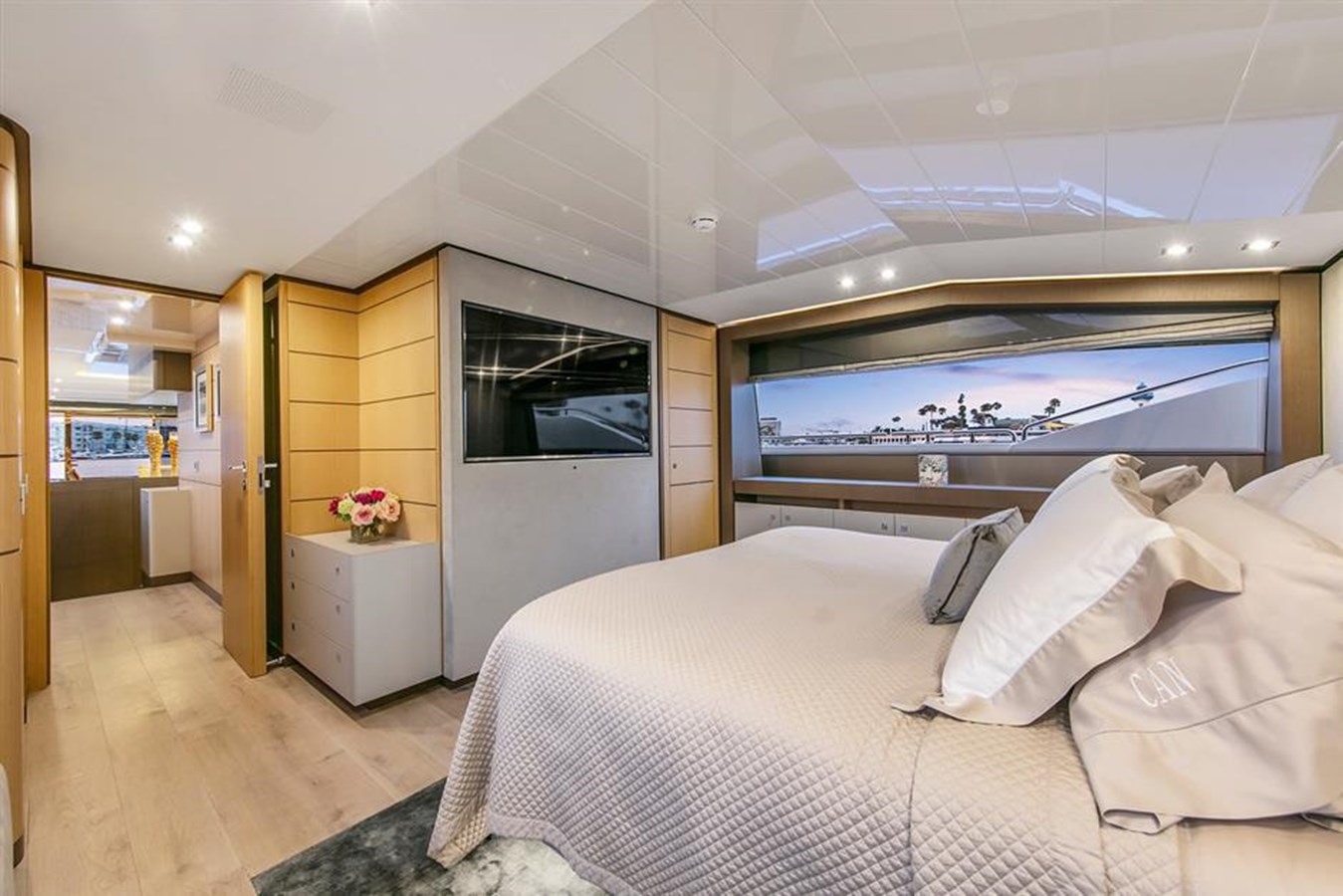Ferretti Yachts Motor Yacht LONTANO For Sale